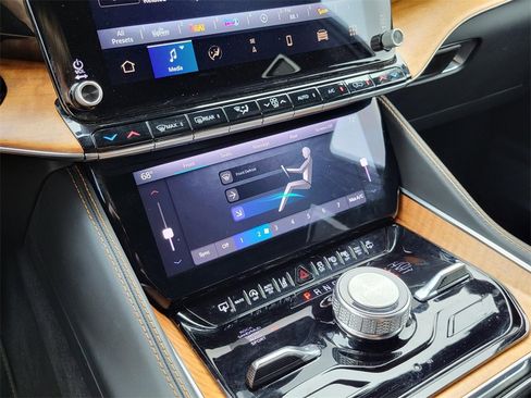 Used 2024 Jeep Grand Wagoneer L Series III image 29