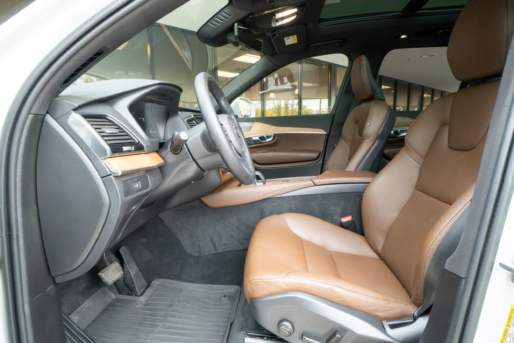 Used 2023 Volvo XC90 B6 Plus w/ Protection Package Premier AWD/4WD image 8