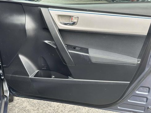 Used 2014 Toyota Corolla LE FWD image 27