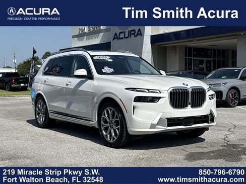 Used 2025 BMW X7 xDrive40i w/ Premium Package AWD/4WD image 1