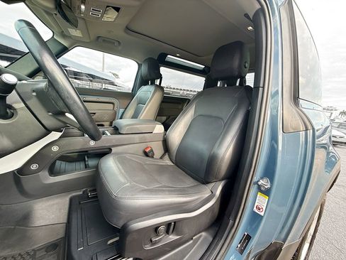 Used 2023 Land Rover Defender 90 SE image 23