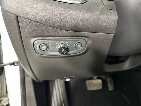 Used 2020 Chevrolet Equinox LT w/ Sport Edition image 24