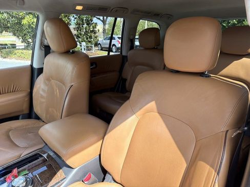 Used 2016 INFINITI QX80 4WD w/ Signature Edition Package image 11