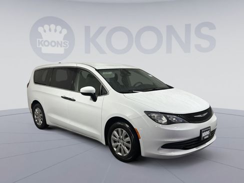 Used 2019 Chrysler Pacifica L image 7