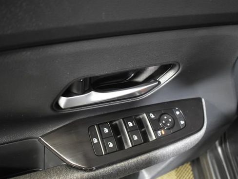 Used 2025 Nissan Kicks SV AWD/4WD image 8