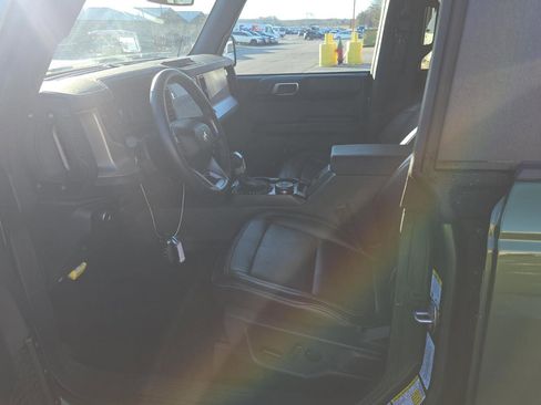 Used 2025 Ford Bronco Outer Banks image 10