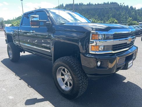 Used 2017 Chevrolet Silverado 3500 LTZ AWD/4WD image 3