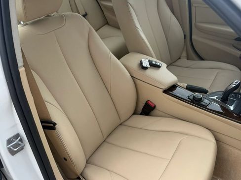 Used 2015 BMW 320i Sedan RWD image 16