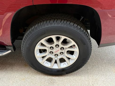 Used 2018 GMC Yukon SLT image 48