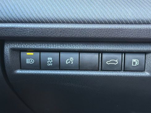Used 2025 Toyota Camry SE FWD image 34
