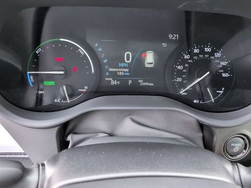 Certified 2025 Toyota Sienna XLE FWD image 17