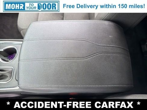 Used 2023 Chevrolet Traverse LT AWD/4WD image 19