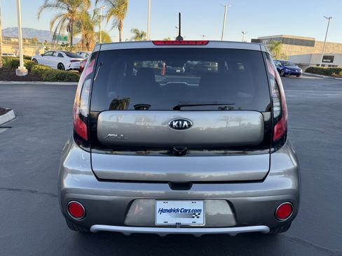 Used 2019 Kia Soul + image 8