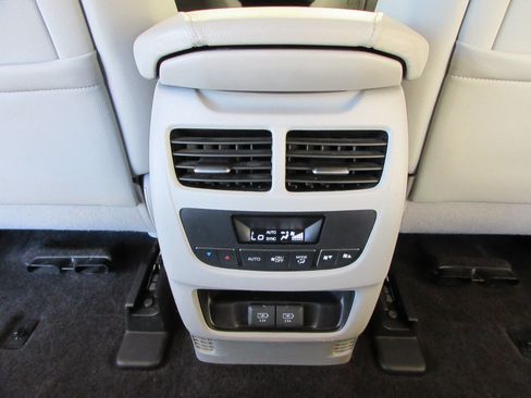 Used 2018 Acura MDX SH-AWD image 24