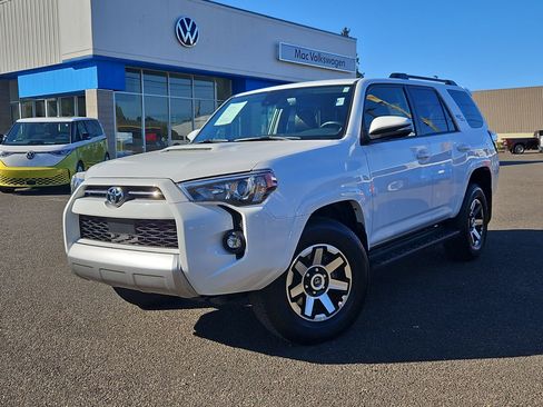 Used 2024 Toyota 4Runner TRD Off-Road Premium image 1