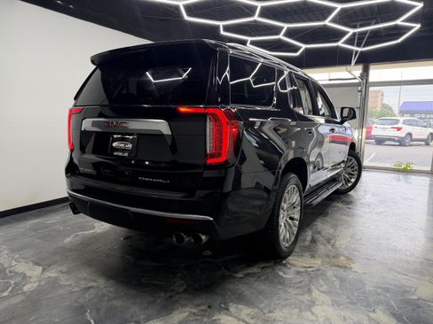 Used 2023 GMC Yukon Denali w/ Advanced Technology Package AWD/4WD image 3