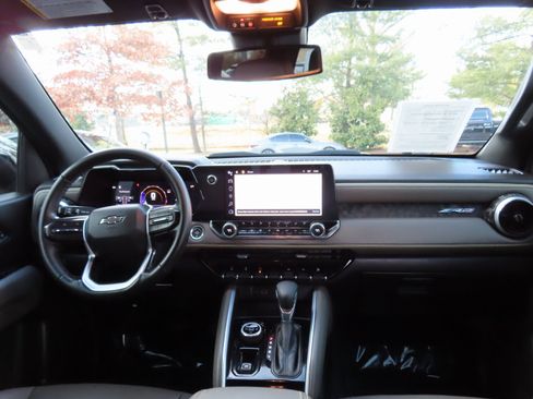 Used 2023 Chevrolet Colorado ZR2 w/ ZR2 Convenience Package III image 17