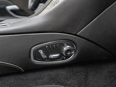 Used 2019 Aston Martin DB11 Volante image 57