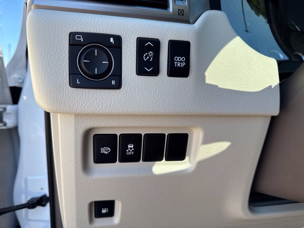 Used 2018 Lexus GX 460 Premium w/ Premium Package AWD/4WD image 26