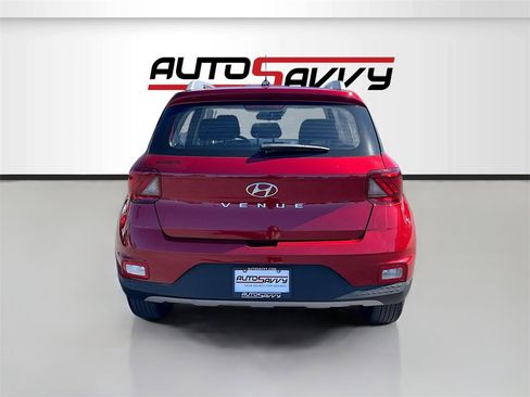 Used 2025 Hyundai Venue SEL image 6