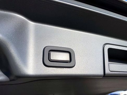 Used 2020 Land Rover Range Rover Evoque First Edition image 7