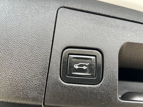 Used 2021 Cadillac XT5 Luxury AWD/4WD image 19