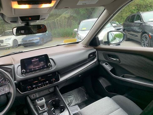 Used 2021 Nissan Rogue SV image 36