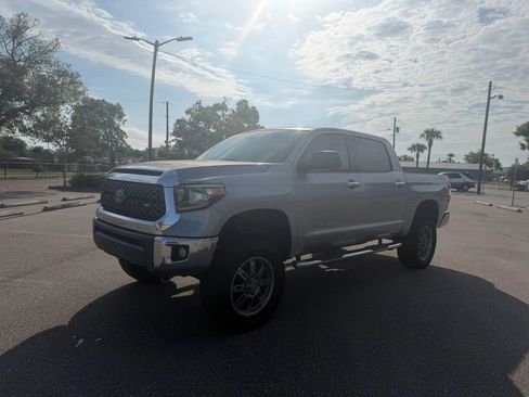 Used 2018 Toyota Tundra SR5 w/ SR5 Upgrade Package RWD image 2