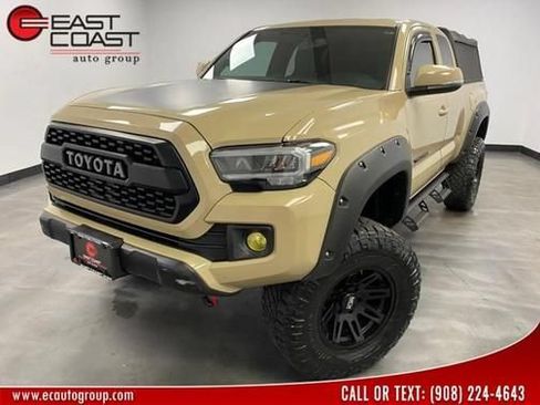 Used 2017 Toyota Tacoma TRD Off-Road w/ Tow Package AWD/4WD image 1