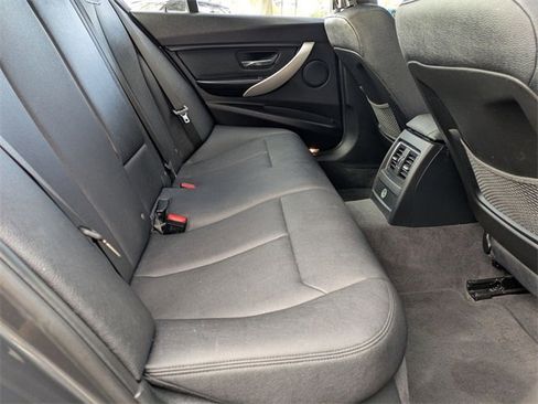 Used 2018 BMW 320i Sedan w/ Convenience Package image 25