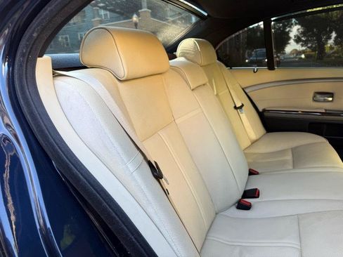 Used 2007 BMW 750i RWD image 40
