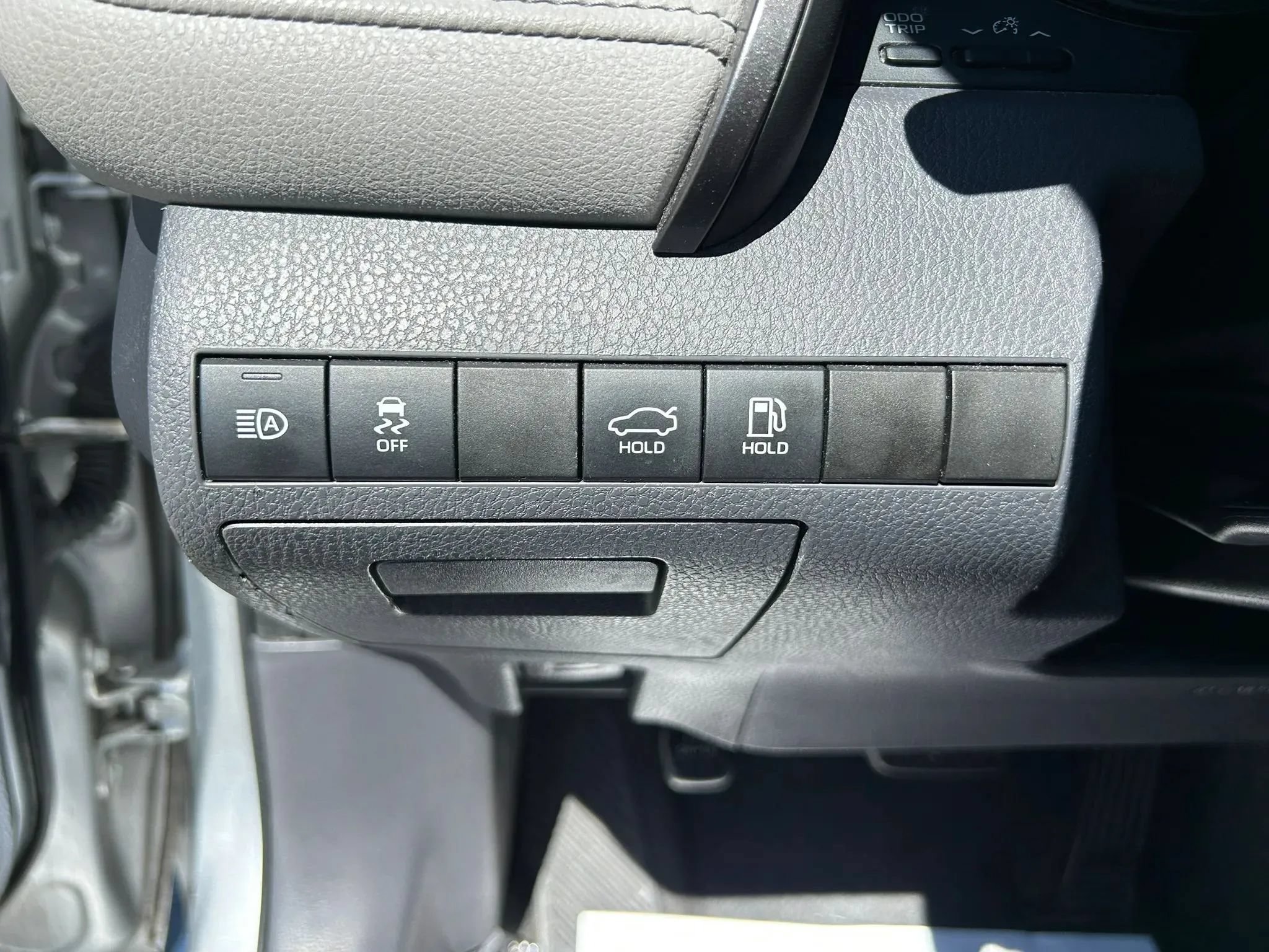 Used 2019 Toyota Camry SE FWD image 19