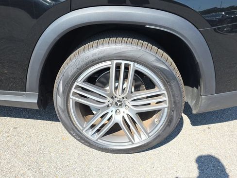 Certified 2025 Mercedes-Benz GLS 450 4MATIC image 10