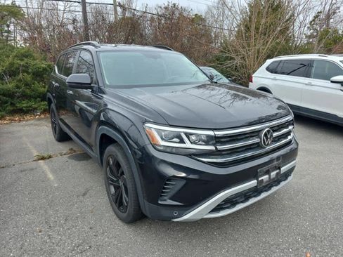 Used 2022 Volkswagen Atlas SE image 2