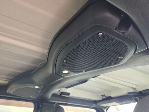 Used 2025 Jeep Wrangler Unlimited Sport AWD/4WD image 8