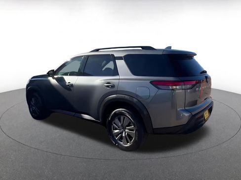 Used 2025 Nissan Pathfinder SV AWD/4WD image 11