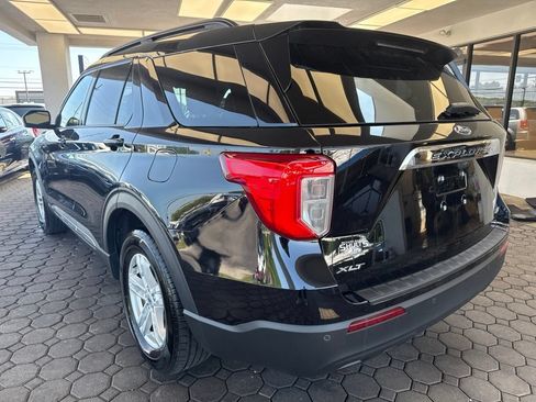 Used 2023 Ford Explorer XLT AWD/4WD image 8