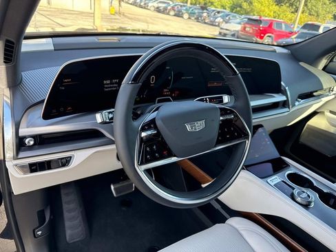 New 2026 Cadillac Vistiq Luxury image 33