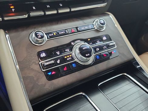 Used 2020 Lincoln Aviator Reserve w/ Equipment Group 202A AWD/4WD image 29