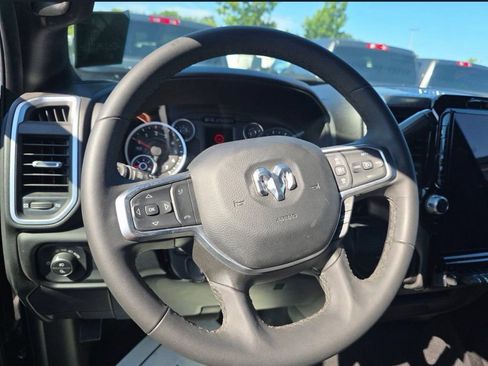 Used 2025 RAM 2500 Big Horn AWD/4WD image 3