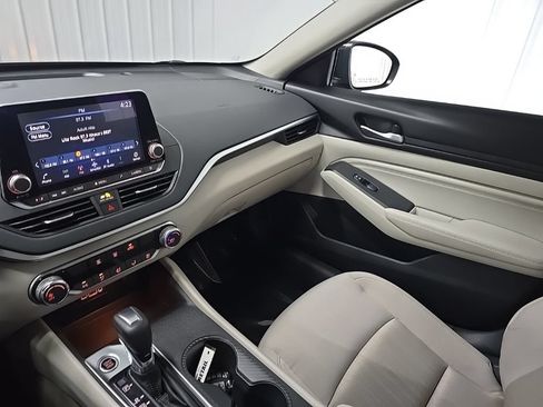 Used 2020 Nissan Altima 2.5 S FWD image 26