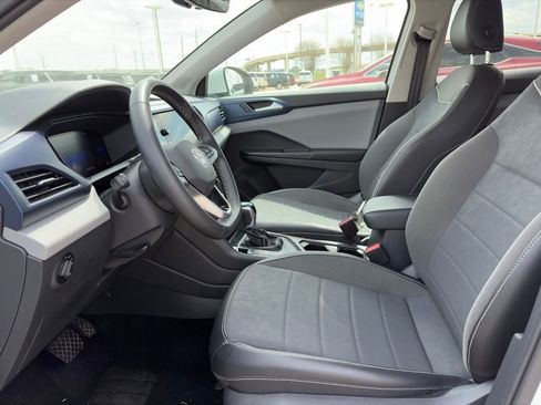 Used 2023 Volkswagen Taos SE image 14