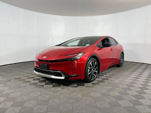 Used 2024 Toyota Prius Prime Premium image 3