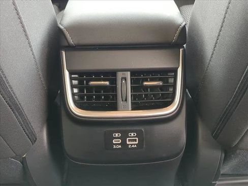 Used 2025 Subaru Outback Premium image 16