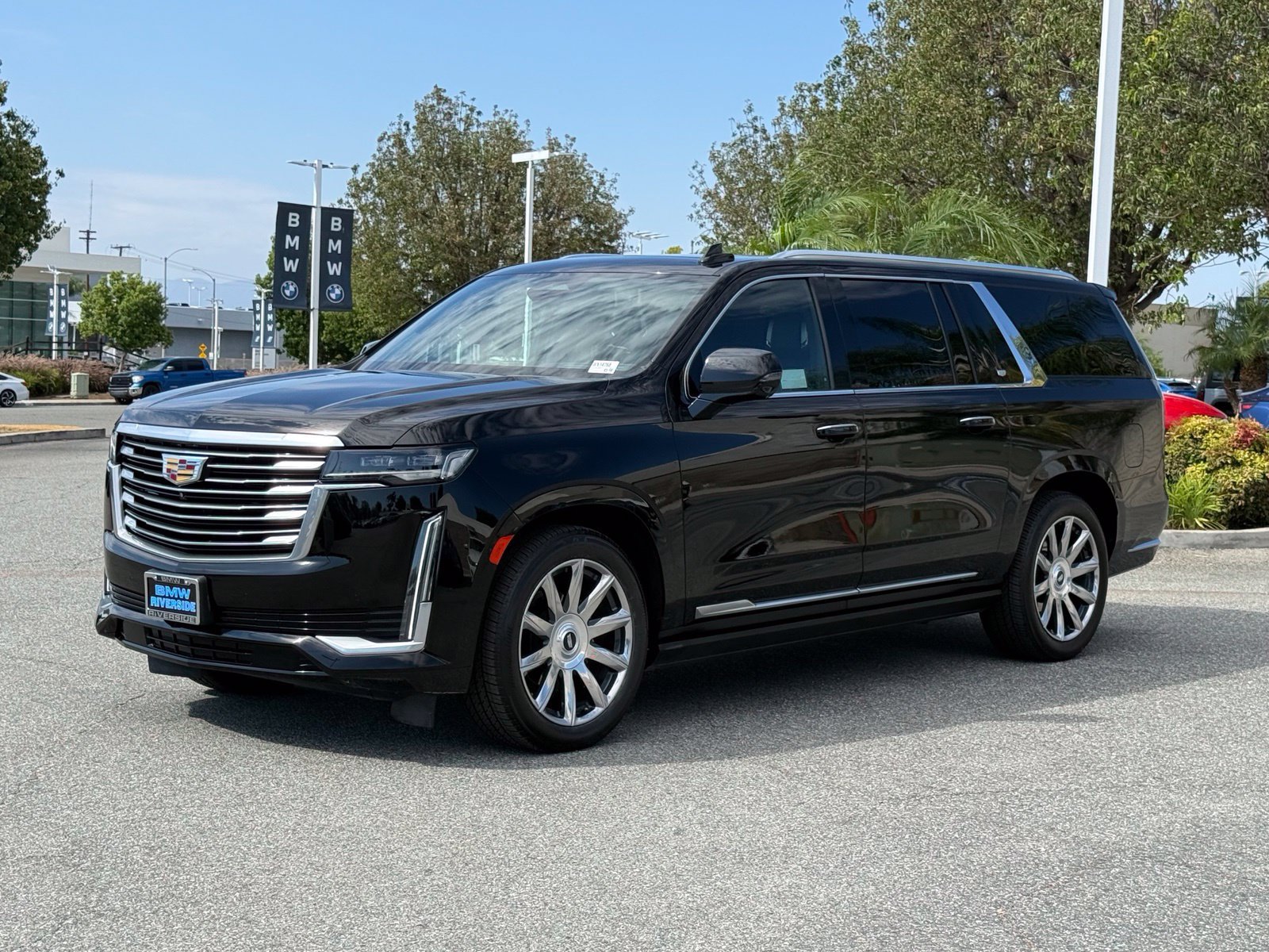 Used 2024 Cadillac Escalade ESV Premium Luxury Platinum AWD/4WD image 4