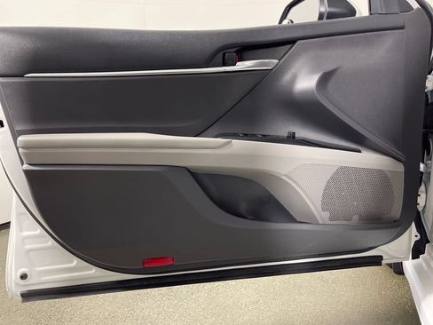 Certified 2020 Toyota Camry SE FWD image 17