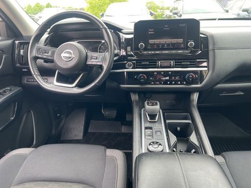 Certified 2024 Nissan Pathfinder SV w/ SV Premium Package AWD/4WD image 20