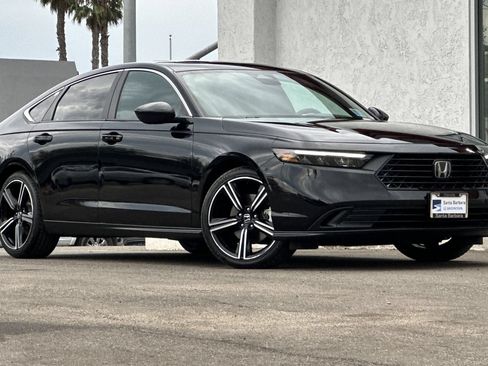 Used 2025 Honda Accord Sport image 2