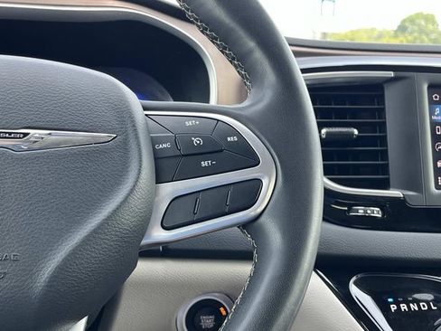 Used 2023 Chrysler Voyager LX FWD image 27