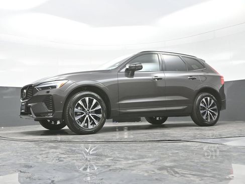 Used 2025 Volvo XC60 B5 Plus AWD/4WD image 22